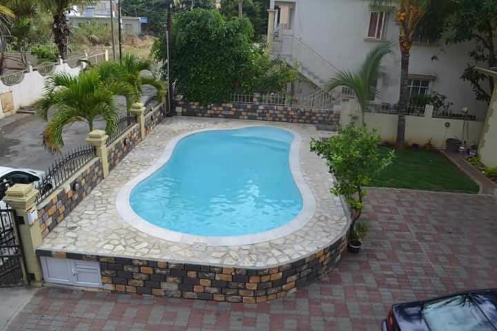 RS Villas: Beachfront Apartments with Pool and Wi-Fi Flic en Flac Exterior photo